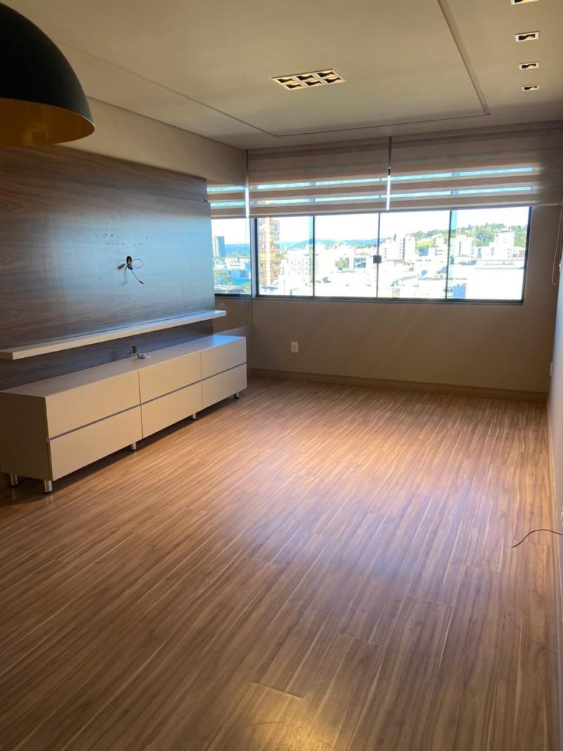 Apartamento com 2 quartos, 1 banheiro e 60m² à venda no bairro Centro, Taquara