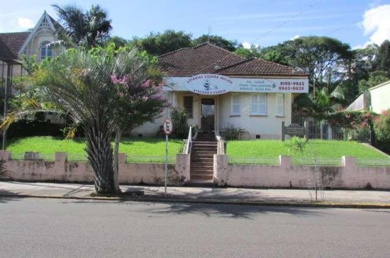 Casa com 3 quartos, 2 banheiros e 200m² à venda no bairro Centro, Taquara