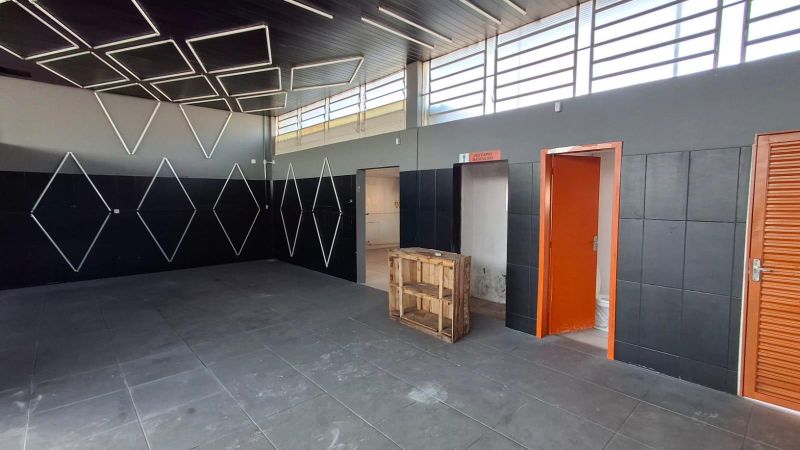 Prédio com 255m² à venda no bairro Jardim do Prado, Taquara