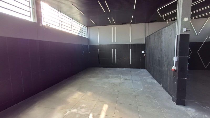 Prédio com 255m² à venda no bairro Jardim do Prado, Taquara