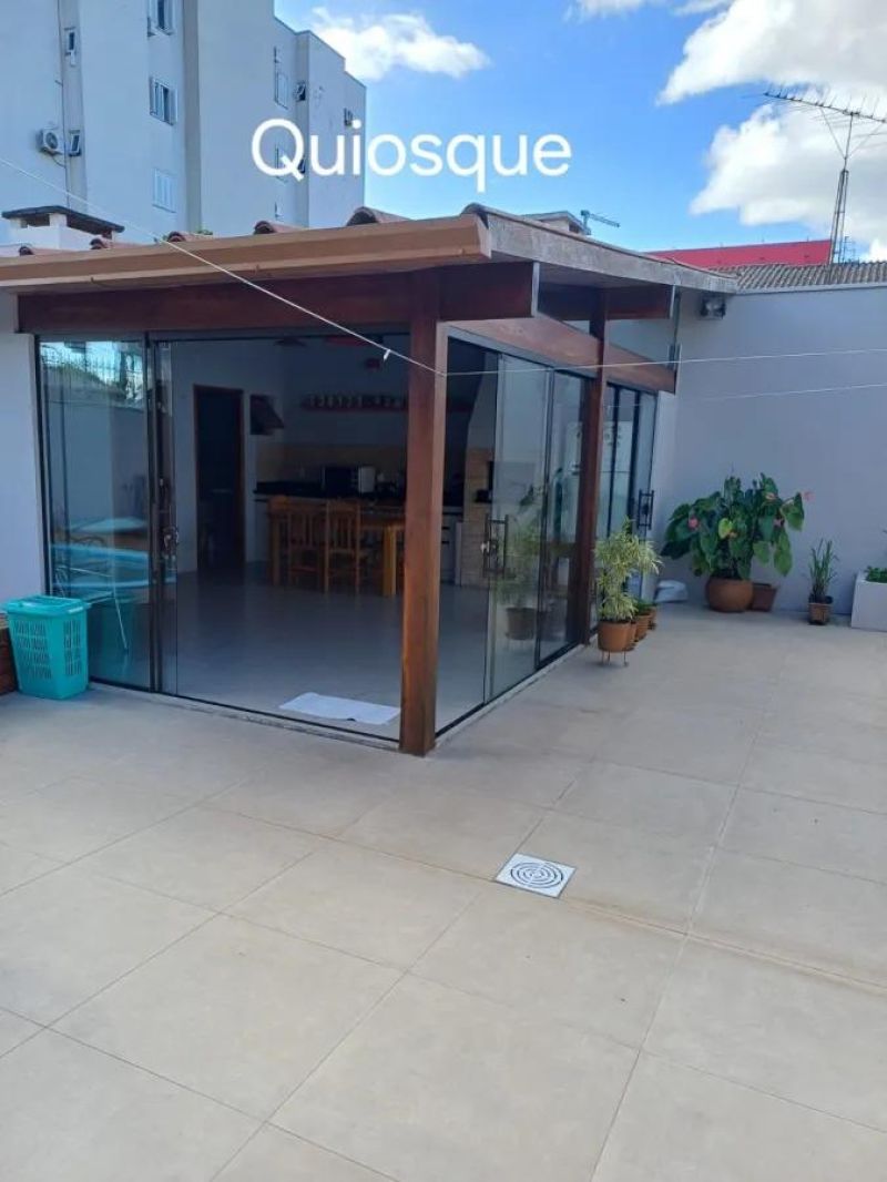 Casa com 4 quartos, 3 banheiros e 230m² à venda no bairro Jardim do Prado, Taquara