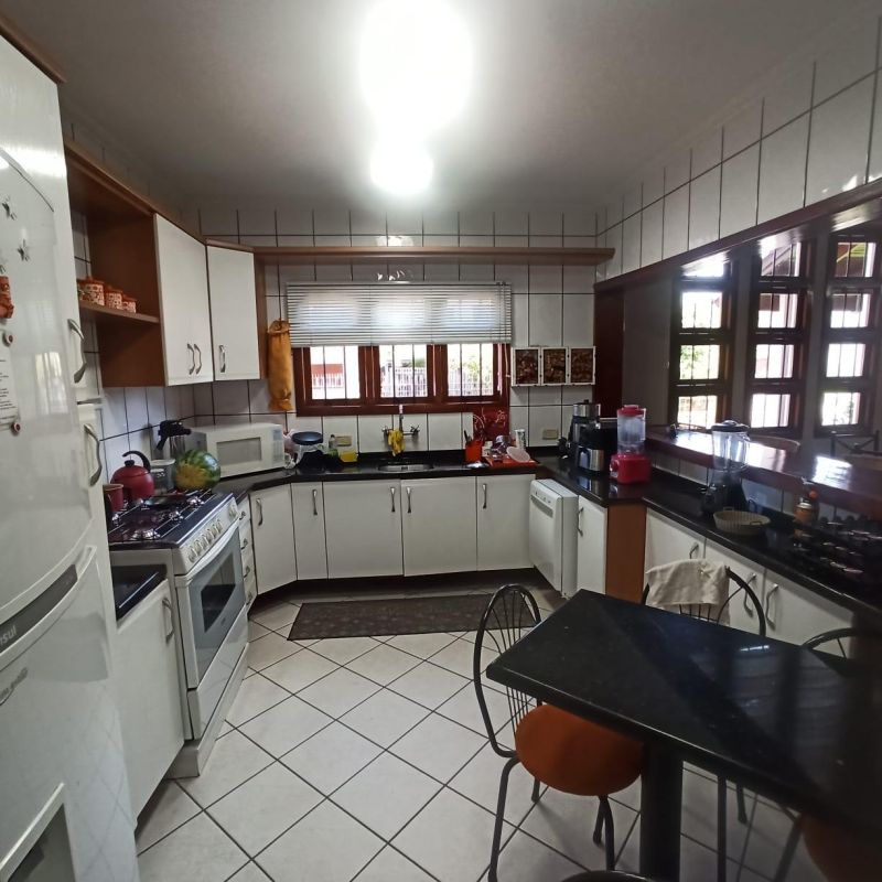 Casa com 3 quartos, 3 banheiros e 296m² à venda no bairro Jardim do Prado, Taquara