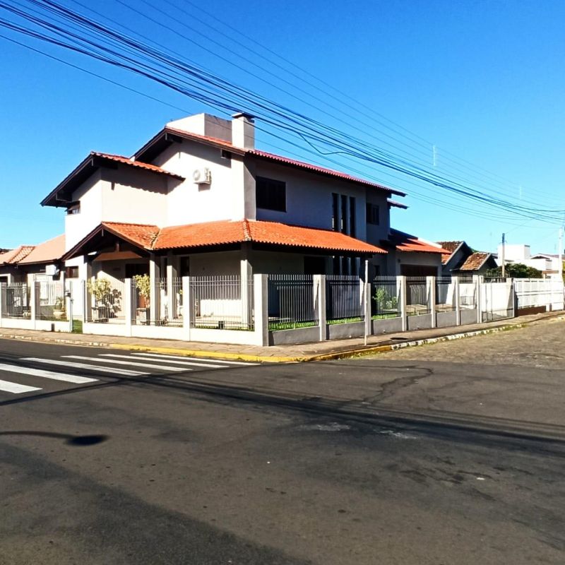 Casa com 3 quartos, 3 banheiros e 296m² à venda no bairro Jardim do Prado, Taquara