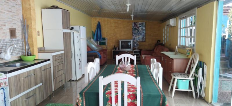 Casa com 3 quartos, 4 banheiros e 400m² à venda no bairro Jardim do Prado, Taquara