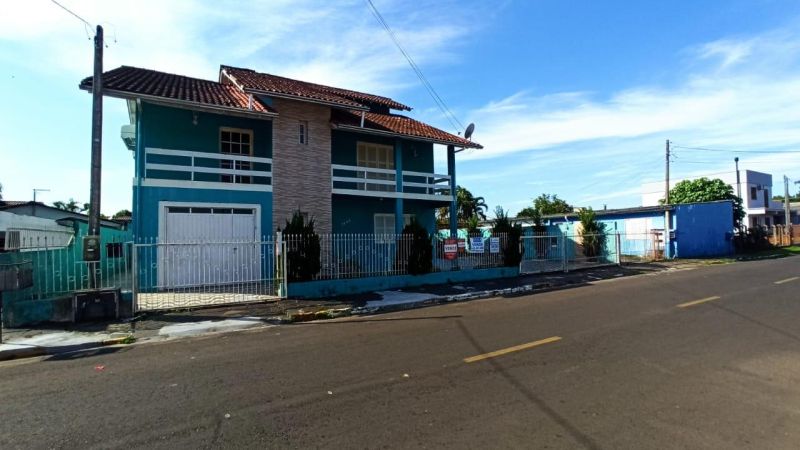 Casa com 3 quartos, 4 banheiros e 400m² à venda no bairro Jardim do Prado, Taquara