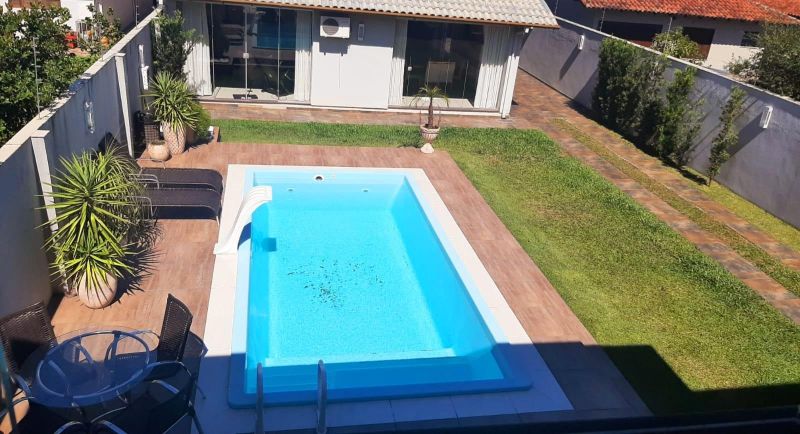 Casa com 3 quartos, 4 banheiros e 400m² à venda no bairro Jardim do Prado, Taquara