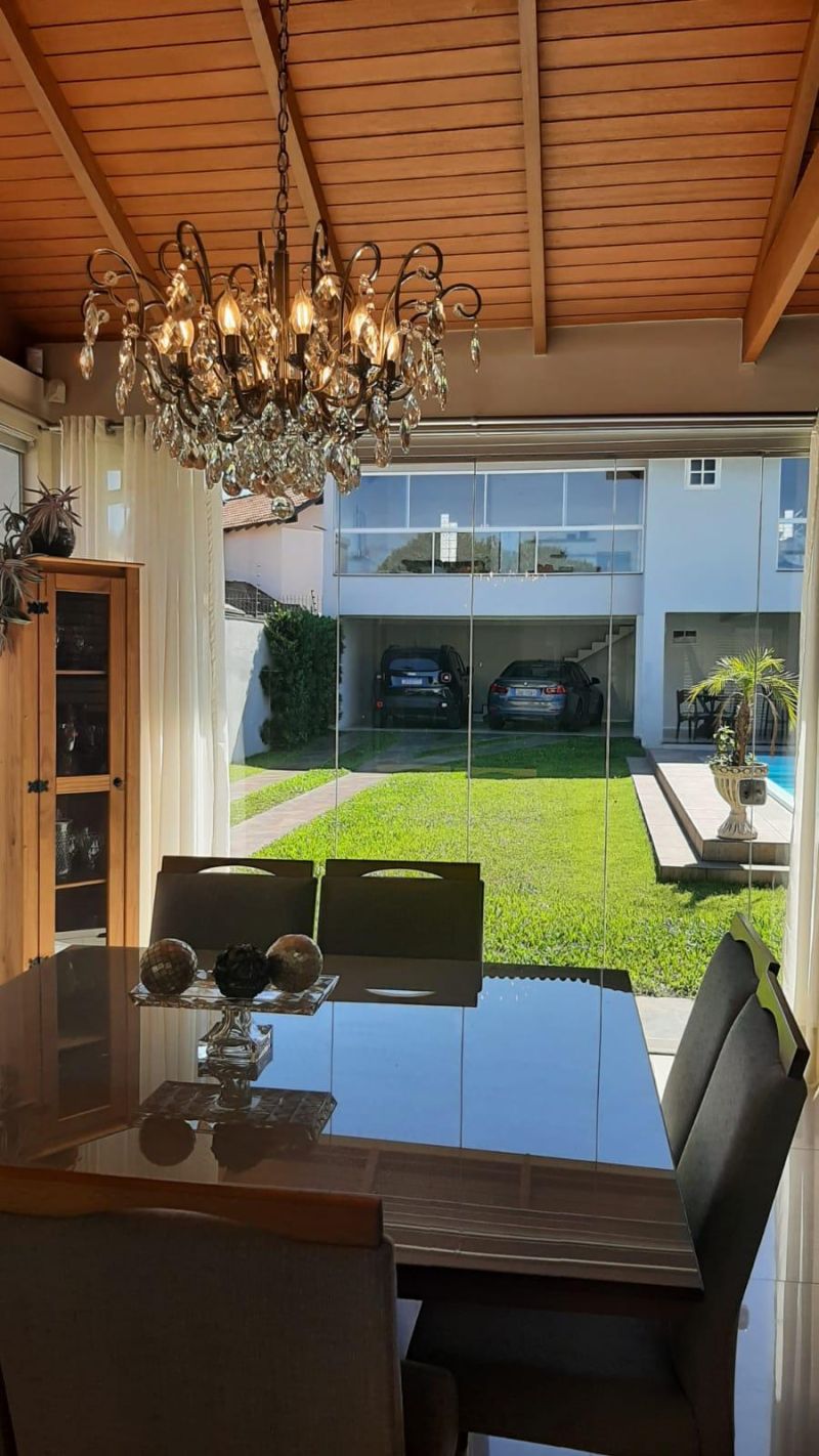 Casa com 3 quartos, 4 banheiros e 400m² à venda no bairro Jardim do Prado, Taquara