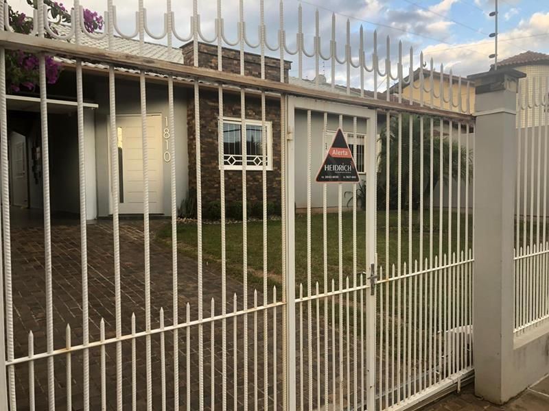 Casa com 3 quartos, 4 banheiros e 400m² à venda no bairro Jardim do Prado, Taquara