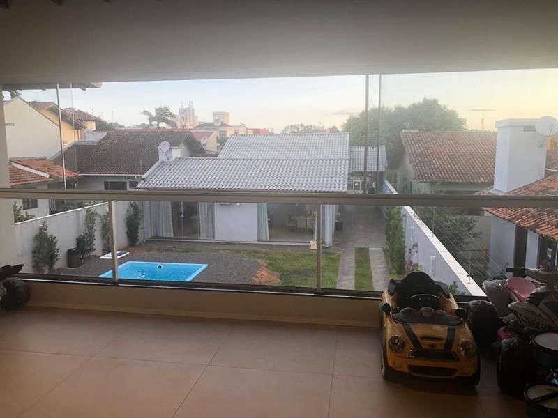 Casa com 3 quartos, 4 banheiros e 400m² à venda no bairro Jardim do Prado, Taquara