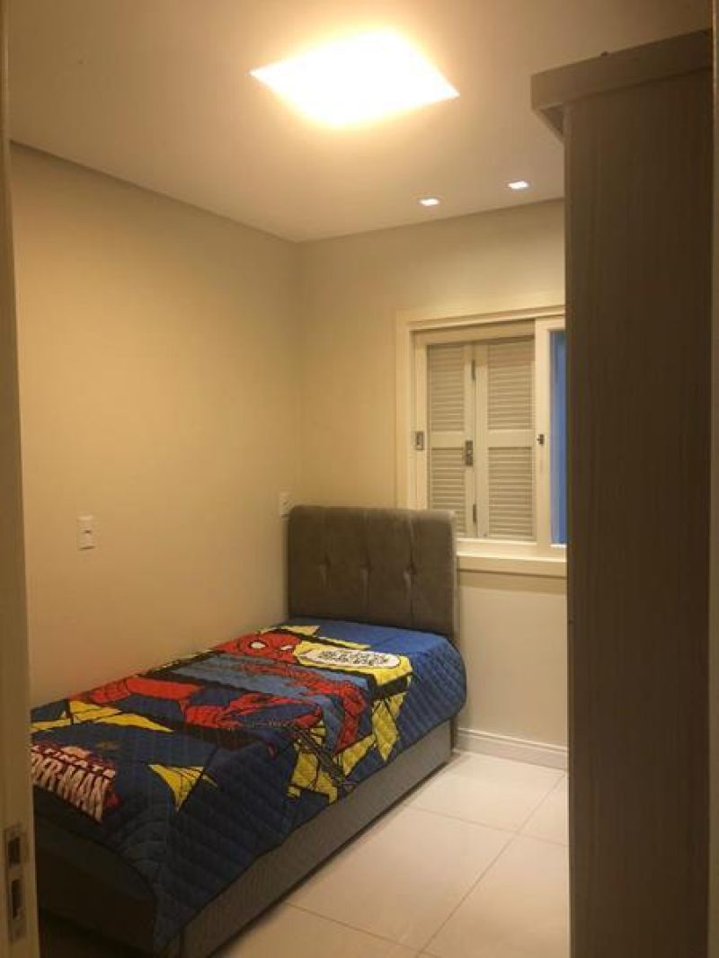 Casa com 3 quartos, 4 banheiros e 400m² à venda no bairro Jardim do Prado, Taquara