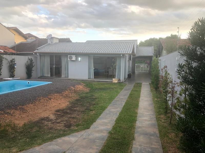 Casa com 3 quartos, 4 banheiros e 400m² à venda no bairro Jardim do Prado, Taquara