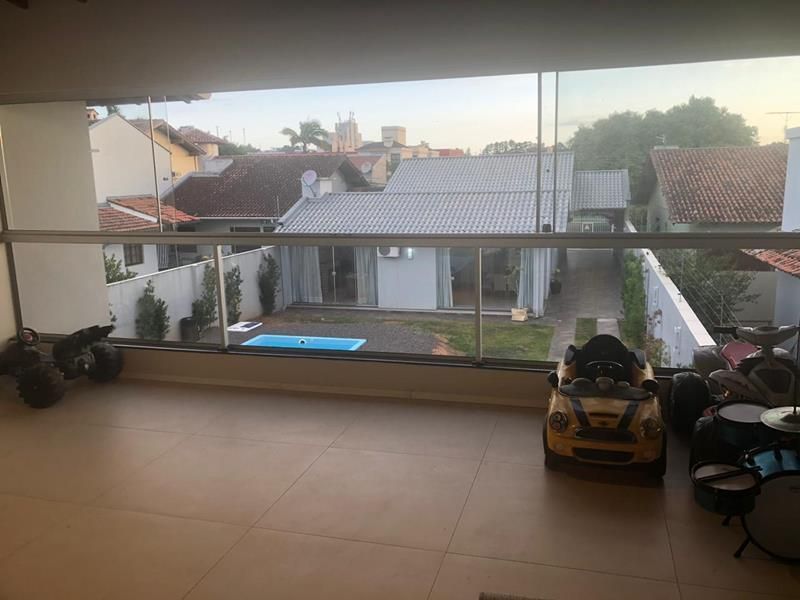 Casa com 3 quartos, 4 banheiros e 400m² à venda no bairro Jardim do Prado, Taquara