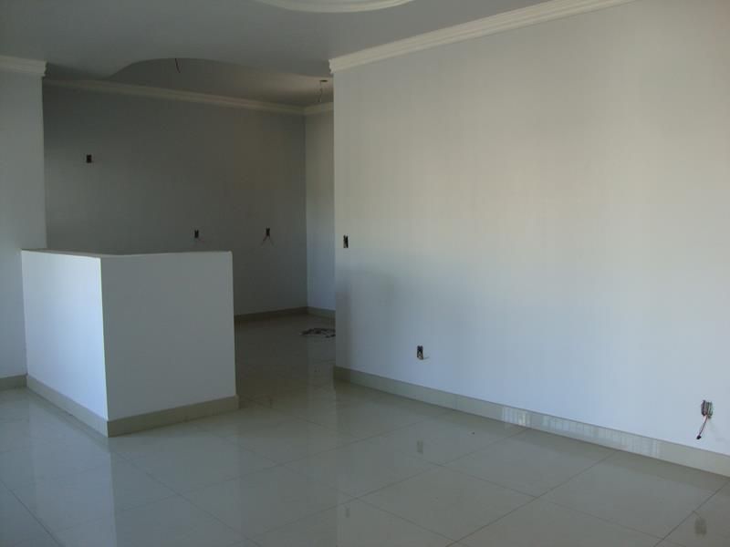 Casa com 3 quartos, 2 banheiros e 147m² à venda no bairro Centro, Taquara