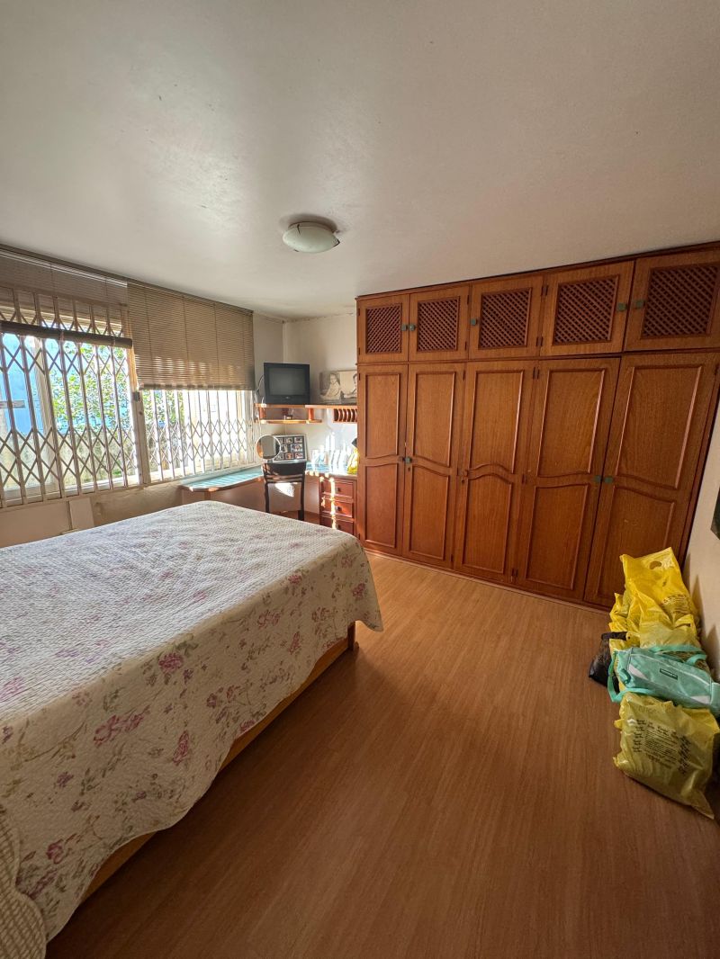 Casa com 4 quartos, 5 banheiros e 380m² à venda no bairro Recreio, Taquara