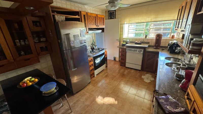 Casa com 4 quartos, 5 banheiros e 380m² à venda no bairro Recreio, Taquara