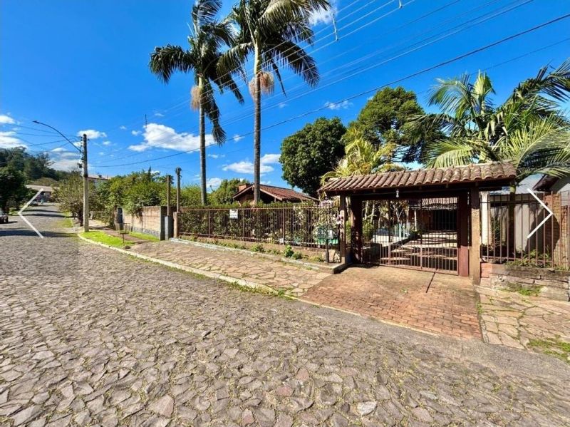 Casa com 2 quartos, 2 banheiros e 140m² à venda no bairro Bom Pastor, Igrejinha