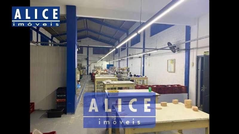 Prédio com 2 quartos e 2 banheiros à venda no bairro Guarani, Parobe
