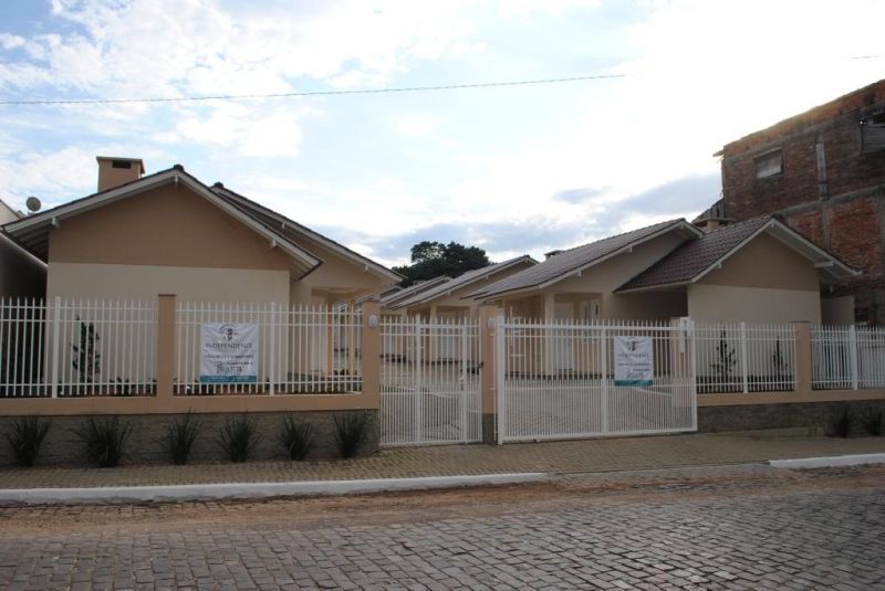 Casa com 3 quartos, 1 banheiro e 79m² à venda no bairro Ronda, Taquara