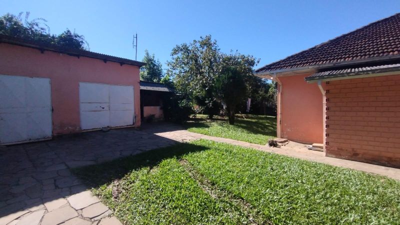 Casa com 3 quartos, 2 banheiros e 120m² à venda no bairro Santa Teresinha, Taquara