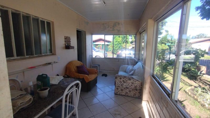 Casa com 3 quartos, 2 banheiros e 120m² à venda no bairro Santa Teresinha, Taquara