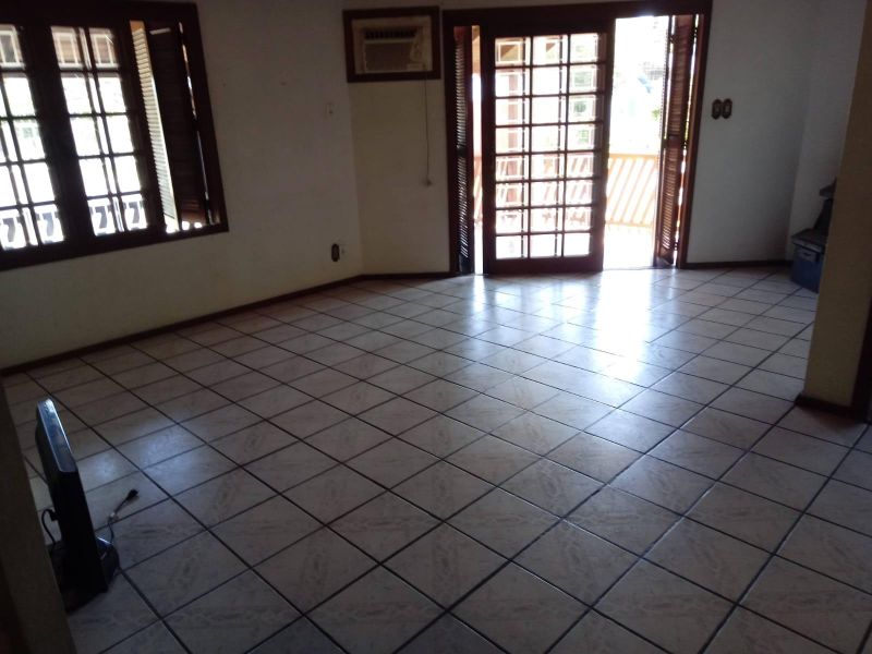 Apartamento com 3 quartos, 1 banheiro e 130m² à venda no bairro Santa Teresinha, Taquara