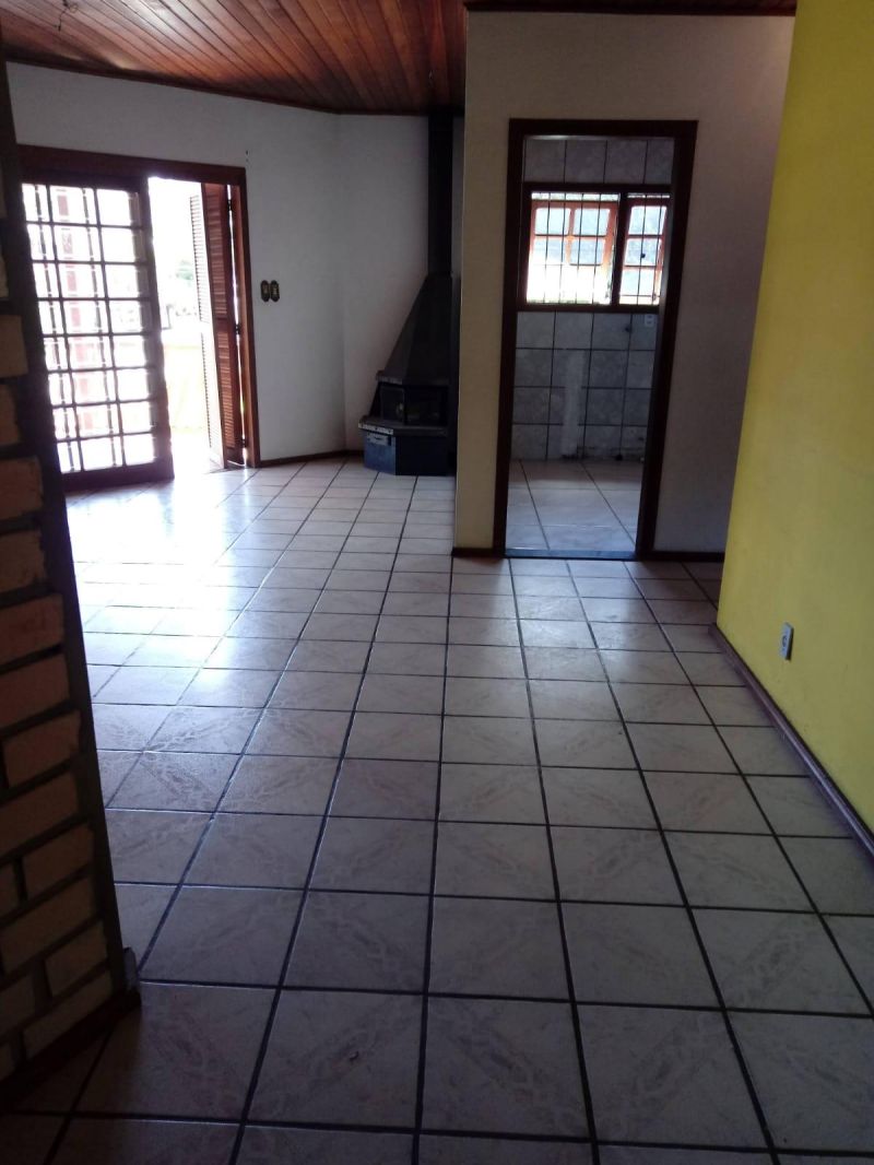Apartamento com 3 quartos, 1 banheiro e 130m² à venda no bairro Santa Teresinha, Taquara
