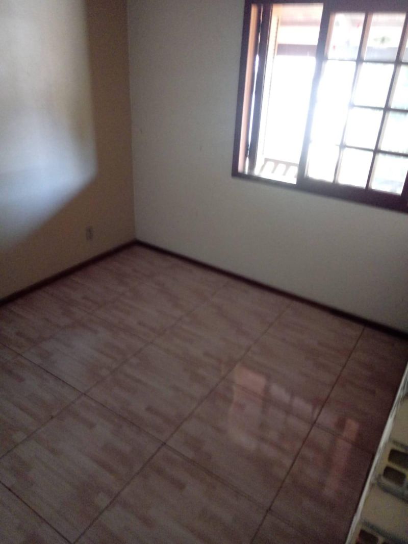 Apartamento com 3 quartos, 1 banheiro e 130m² à venda no bairro Santa Teresinha, Taquara