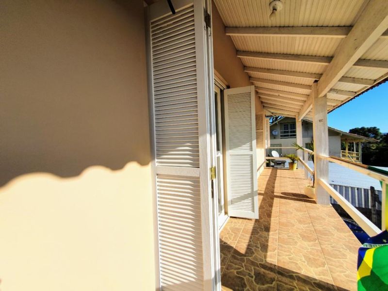 Casa com 3 quartos, 2 banheiros e 172m² à venda no bairro Santa Teresinha, Taquara