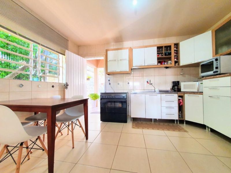 Casa com 3 quartos, 2 banheiros e 172m² à venda no bairro Santa Teresinha, Taquara