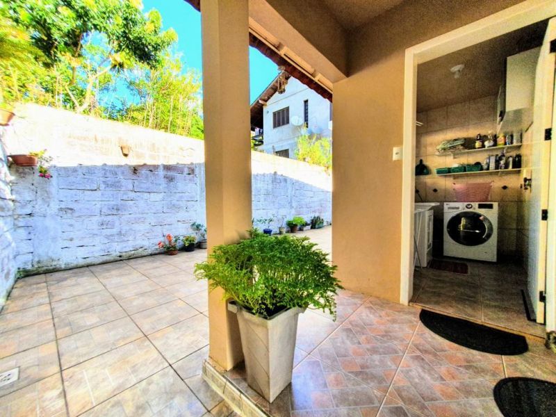 Casa com 3 quartos, 2 banheiros e 172m² à venda no bairro Santa Teresinha, Taquara