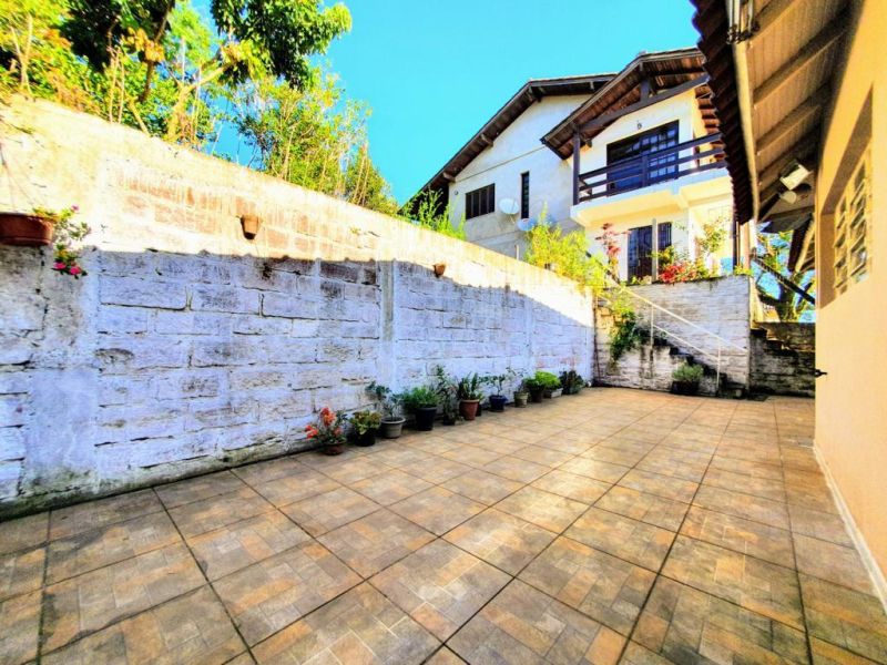 Casa com 3 quartos, 2 banheiros e 172m² à venda no bairro Santa Teresinha, Taquara