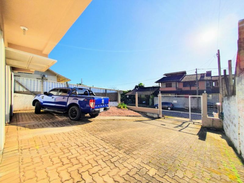 Casa com 3 quartos, 2 banheiros e 172m² à venda no bairro Santa Teresinha, Taquara