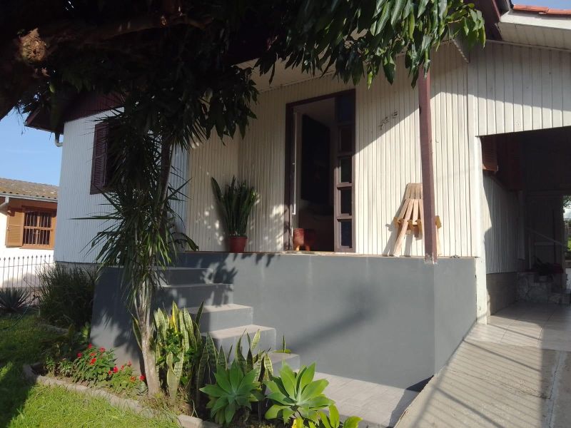 Casa com 3 quartos e 1 banheiro à venda no bairro Santa Teresinha, Taquara