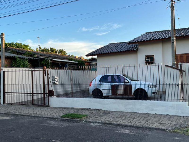 Casa com 2 quartos, 1 banheiro e 69m² à venda no bairro Santa Teresinha, Taquara