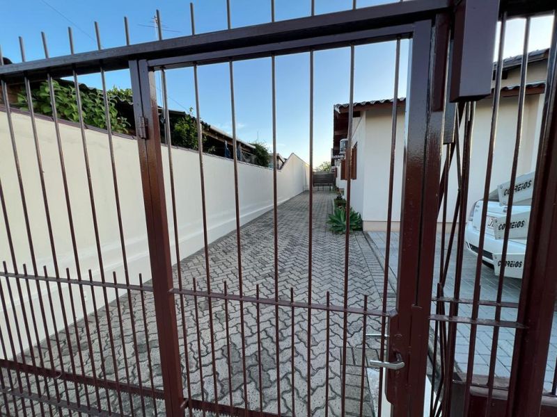 Casa com 2 quartos, 1 banheiro e 69m² à venda no bairro Santa Teresinha, Taquara