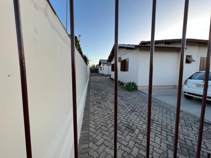 Casa com 2 quartos, 1 banheiro e 69m² à venda no bairro Santa Teresinha, Taquara