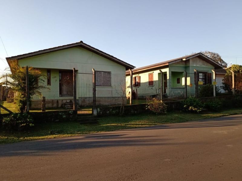 Casa com 5 quartos, 2 banheiros e 248m² à venda no bairro Santa Teresinha, Taquara