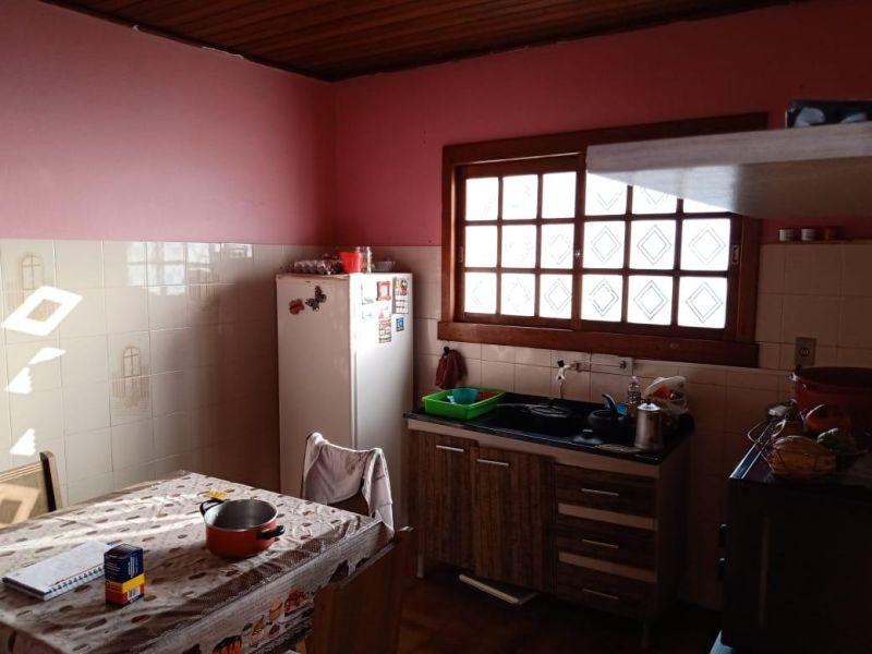 Casa com 5 quartos, 2 banheiros e 248m² à venda no bairro Santa Teresinha, Taquara
