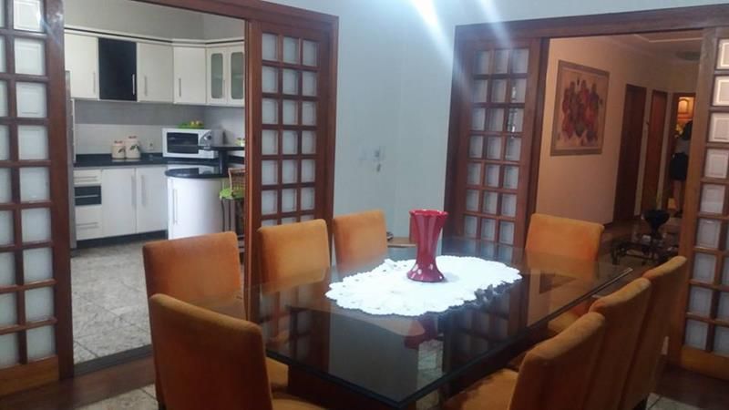 Casa com 4 quartos, 2 banheiros e 300m² à venda no bairro Santa Teresinha, Taquara