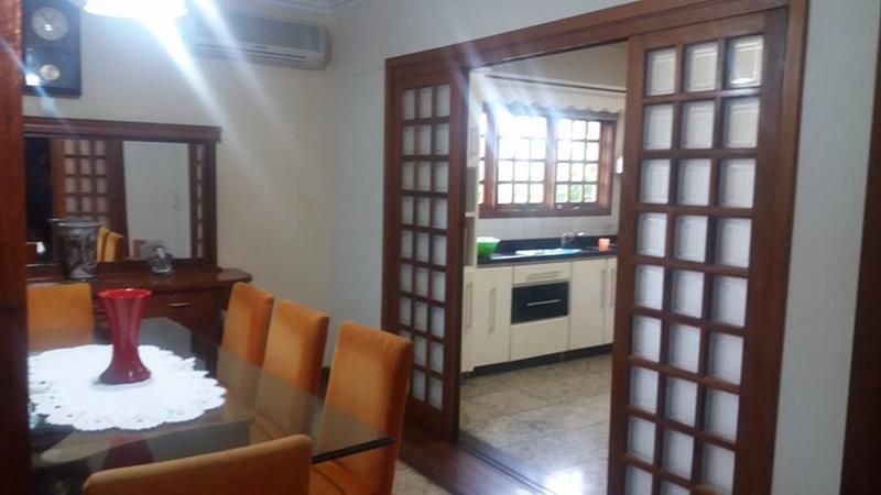 Casa com 4 quartos, 2 banheiros e 300m² à venda no bairro Santa Teresinha, Taquara