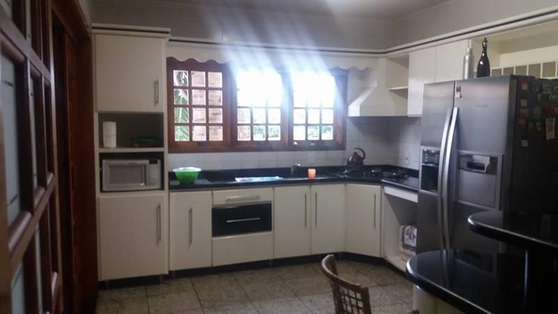 Casa com 4 quartos, 2 banheiros e 300m² à venda no bairro Santa Teresinha, Taquara