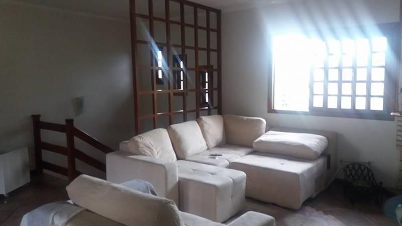 Casa com 4 quartos, 2 banheiros e 300m² à venda no bairro Santa Teresinha, Taquara