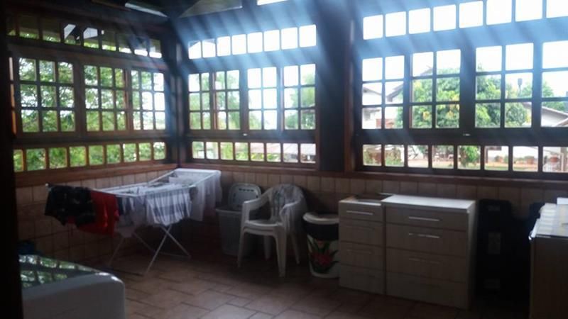 Casa com 4 quartos, 2 banheiros e 300m² à venda no bairro Santa Teresinha, Taquara