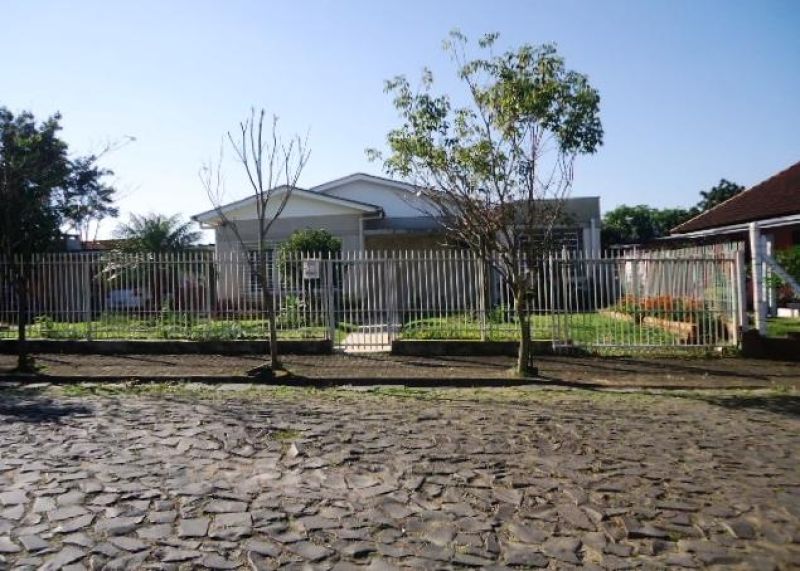 Casa com 3 quartos, 2 banheiros e 180m² à venda no bairro Santa Teresinha, Taquara