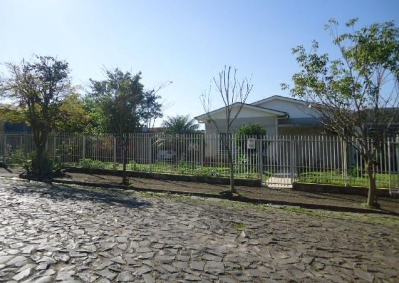 Casa com 3 quartos, 2 banheiros e 180m² à venda no bairro Santa Teresinha, Taquara