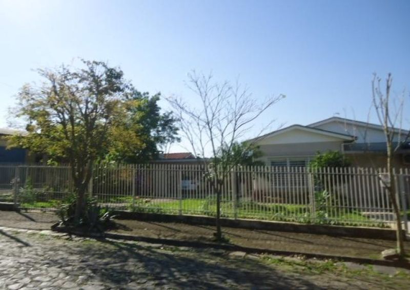 Casa com 3 quartos, 2 banheiros e 180m² à venda no bairro Santa Teresinha, Taquara