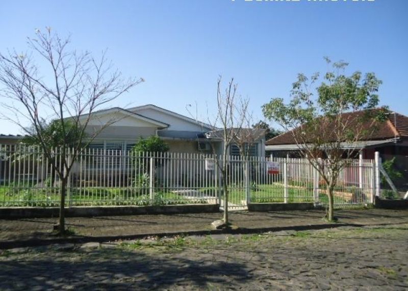 Casa com 3 quartos, 2 banheiros e 180m² à venda no bairro Santa Teresinha, Taquara