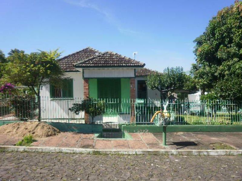 Casa com 3 quartos e 2 banheiros à venda no bairro Santa Teresinha, Taquara