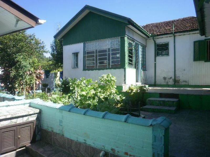 Casa com 3 quartos e 2 banheiros à venda no bairro Santa Teresinha, Taquara