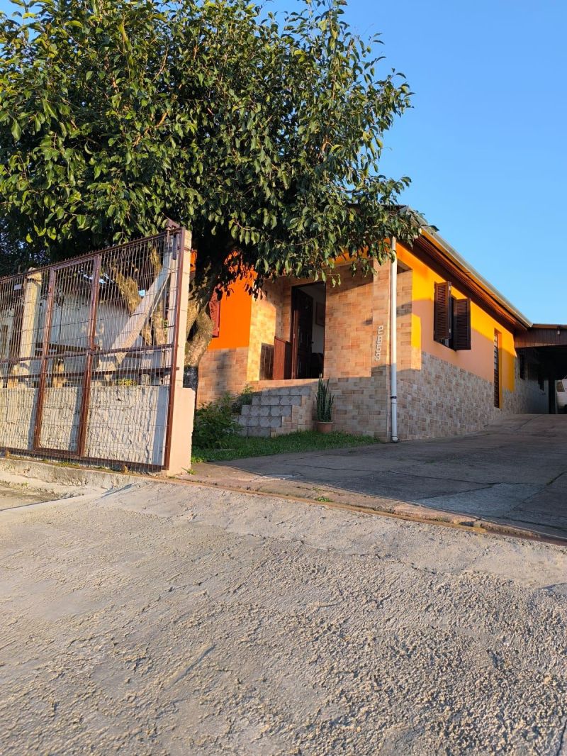 Casa com 3 quartos, 2 banheiros e 135m² à venda no bairro Eldorado, Taquara